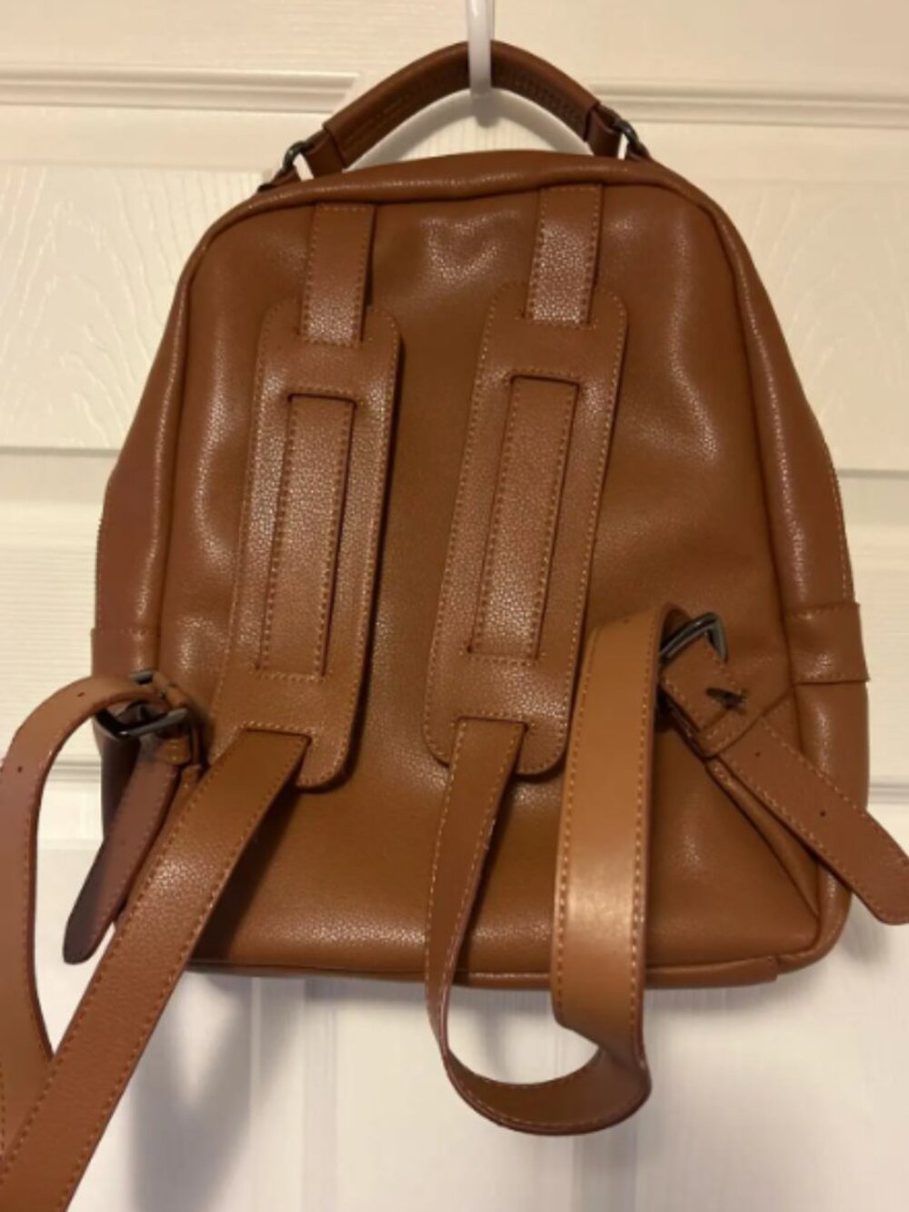leather backpack medium size - Picture 2 of 3